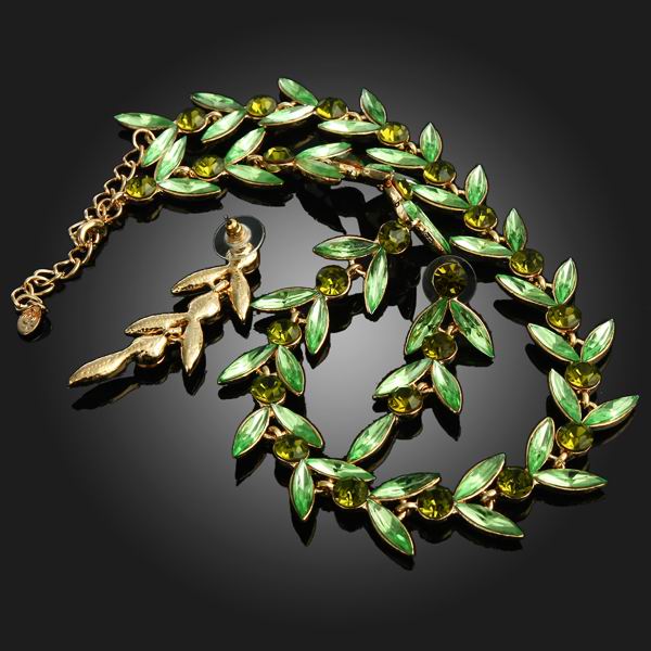 SPRING GREEN SWAROVSKI CRYSTAL MATCHING SET